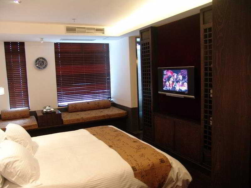 Baolong Homelike Hotel - Henglong Hotel Jingan Exteriör bild